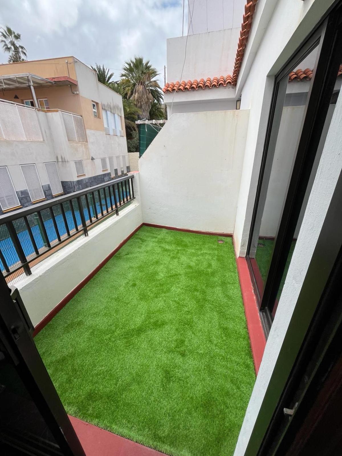 3 Dormitorios. Terraza. Bus Stop لوس رياليخوس المظهر الخارجي الصورة